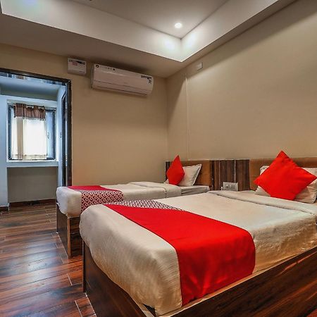 Capital O Sky Grand Hotel Hyderabad Luaran gambar