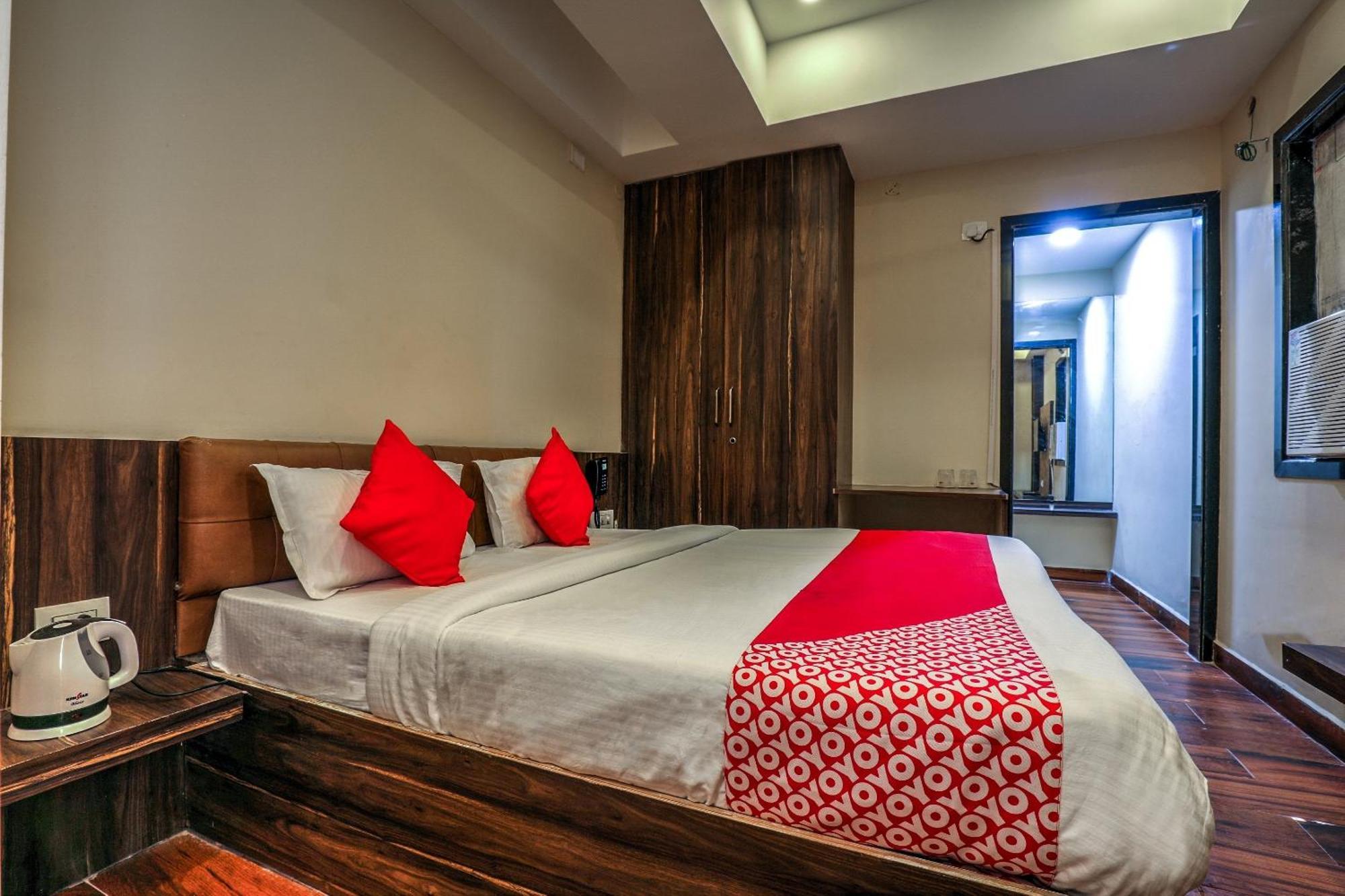 Capital O Sky Grand Hotel Hyderabad Luaran gambar