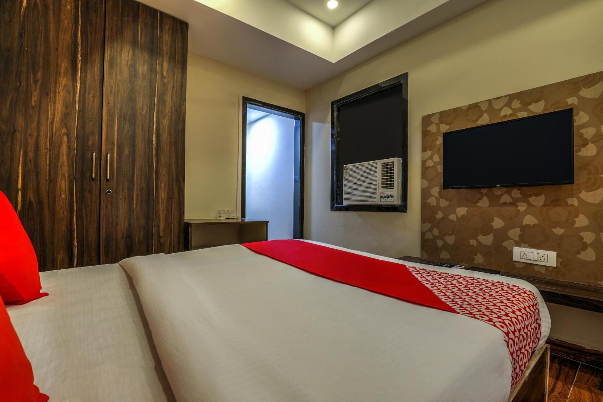 Capital O Sky Grand Hotel Hyderabad Luaran gambar