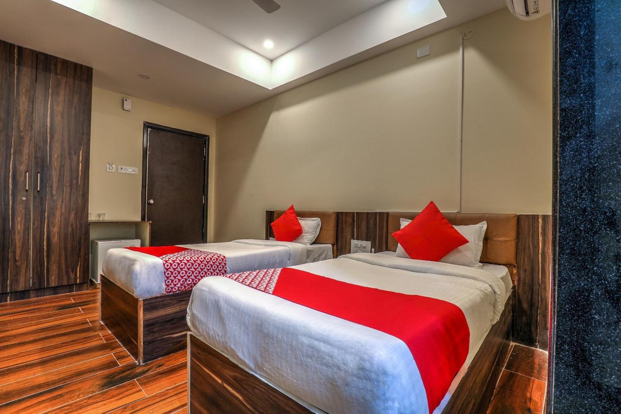 Capital O Sky Grand Hotel Hyderabad Luaran gambar