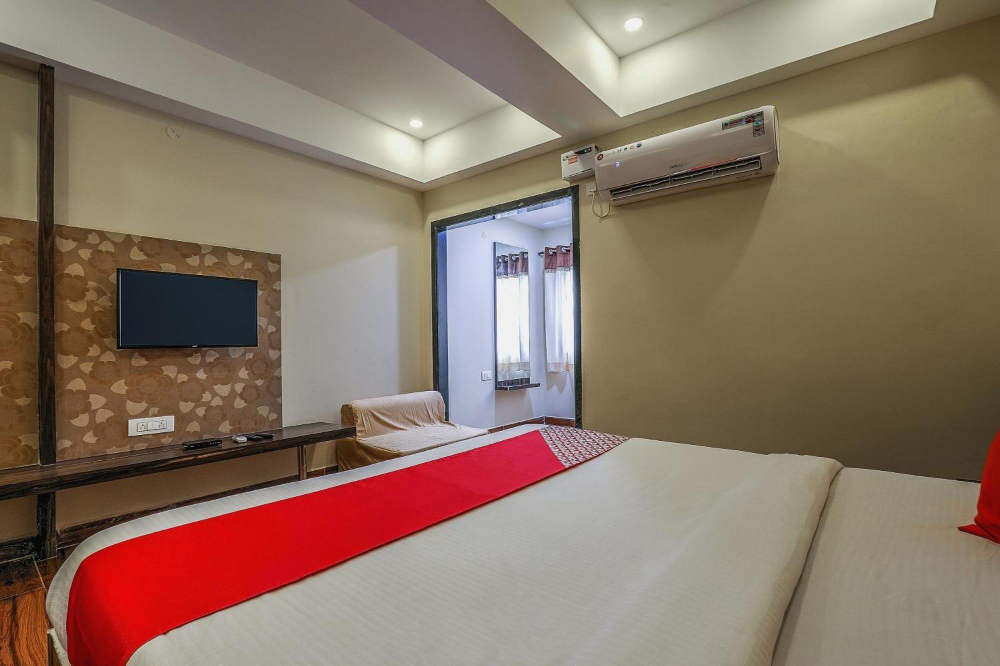 Capital O Sky Grand Hotel Hyderabad Luaran gambar