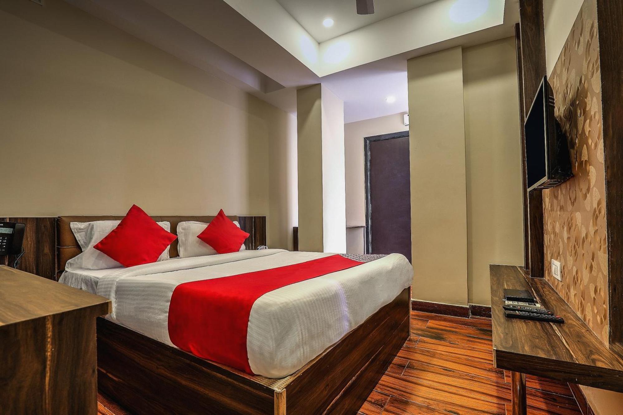 Capital O Sky Grand Hotel Hyderabad Luaran gambar
