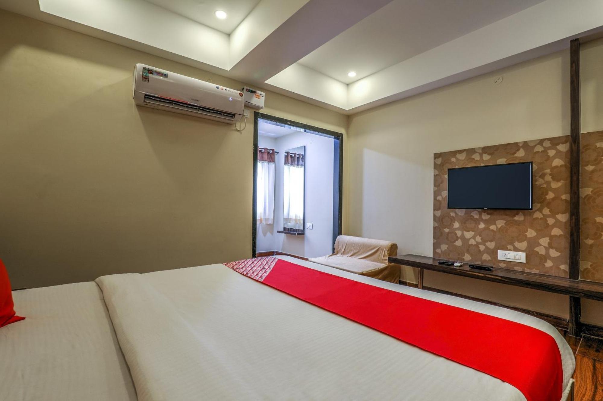 Capital O Sky Grand Hotel Hyderabad Luaran gambar