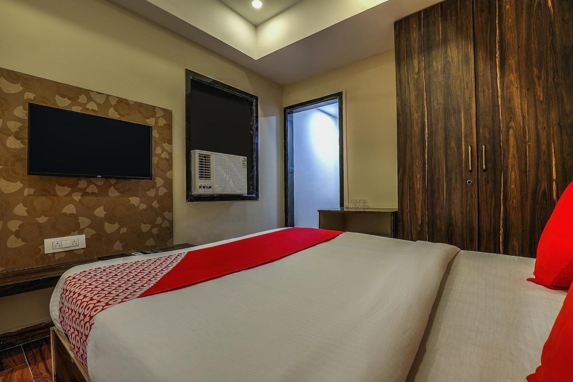 Capital O Sky Grand Hotel Hyderabad Luaran gambar