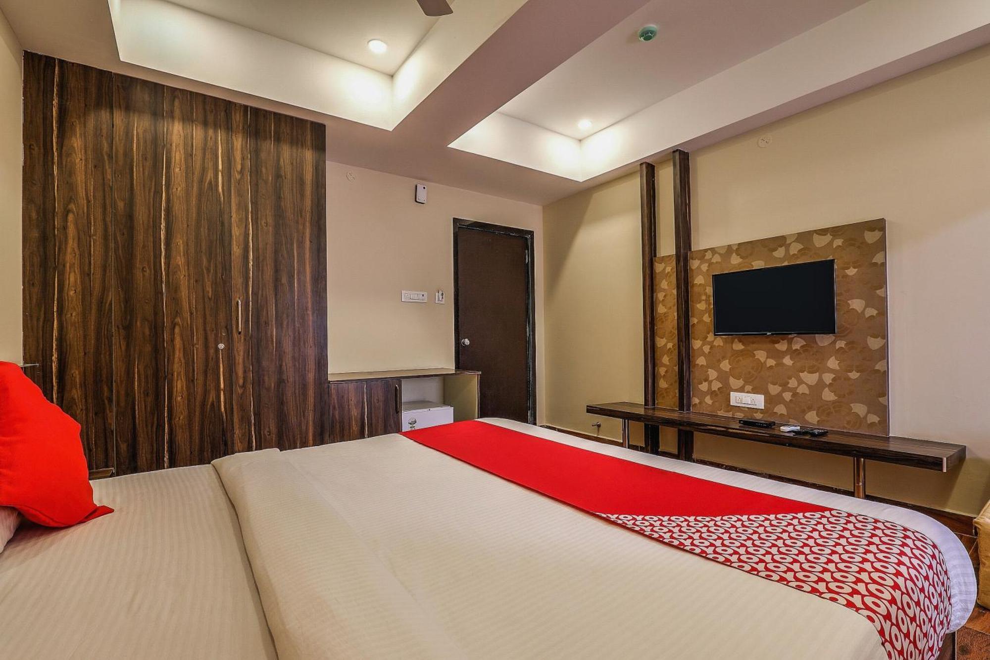 Capital O Sky Grand Hotel Hyderabad Luaran gambar